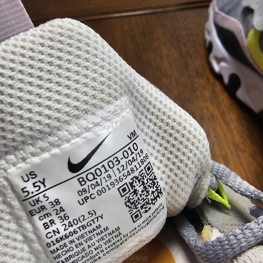 Nike Girls Air Max 270 React GS Particle Grey BQ0102l3-010 Shoes Size 5.5Y - Picture 5 of 7